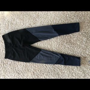 Threads 4 thought work out leggings